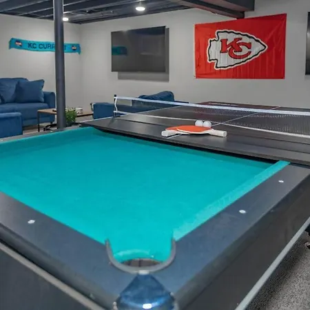 Modern Luxury 6-Bedroom Home With A Pool